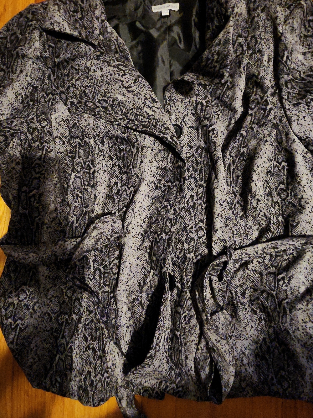 Fashion Bug Snake-Print Trench Coat in Black and Gray